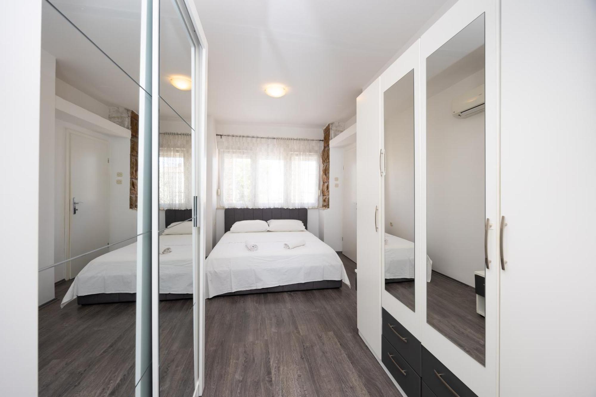 Apartments Marija Split Bagian luar foto
